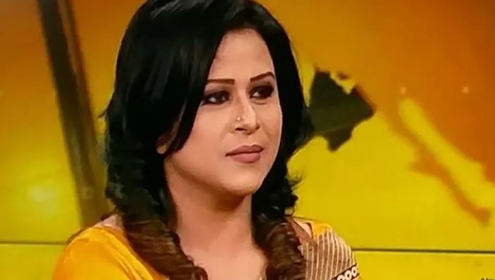 হুমকির মুখে বন্ধ হলো নাজনীন মুন্নীর টকশো